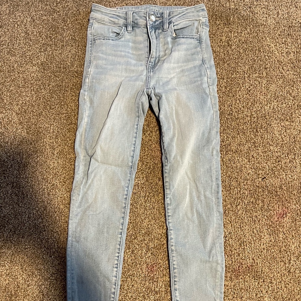 Light Wash American Eagle Skinny Jeans